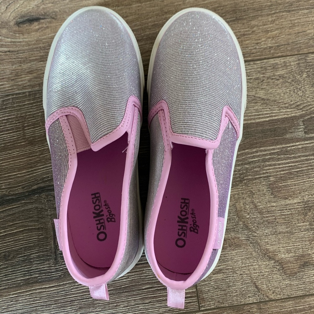 New Osh Kosh Girls shoes Size 13
